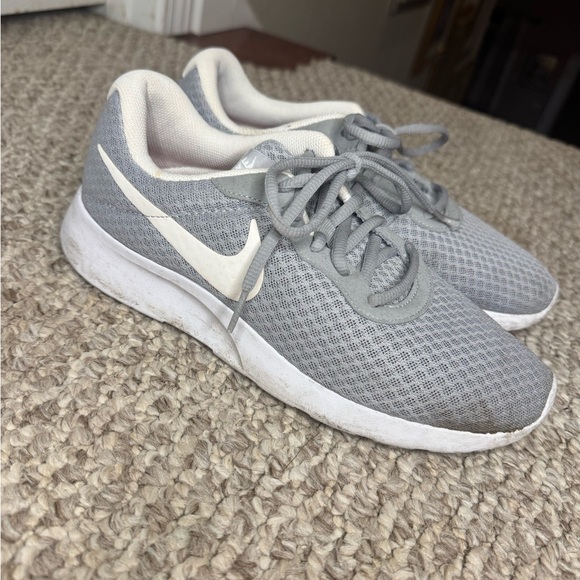 Nike Shoes - Women’s Nike Tanjun